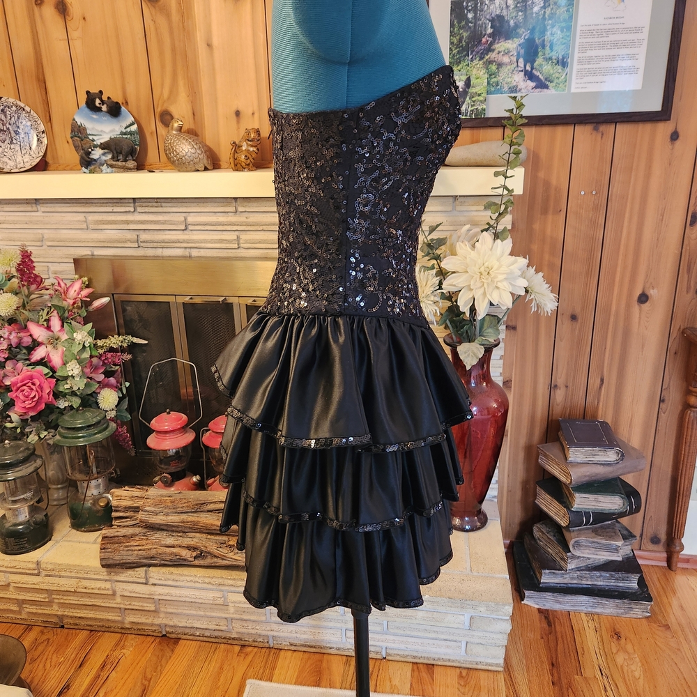 ✨ Vintage Betsey Johnson: The Ultimate Black Sequin "Dahlia" Party Dress ✨ - Picture 3 of 8